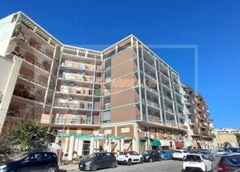 Three-room apartment Viale Tunisi, Siracusa - photo 3