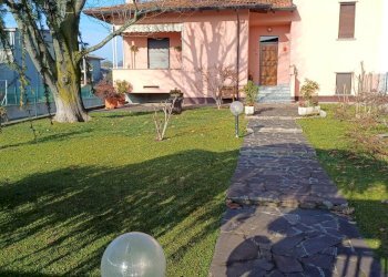 Villa Bifamiliare San Giorgio Piacentino - foto 1