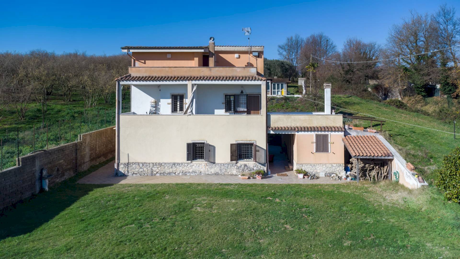 Villa Unifamiliare Strada Provinciale Caprolatta Secondo Tronco, Caprarola - foto 2