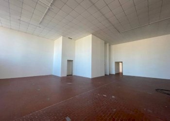 Interno non residenziale - Capannone strada Statale per Voghera, Tortona - foto 12