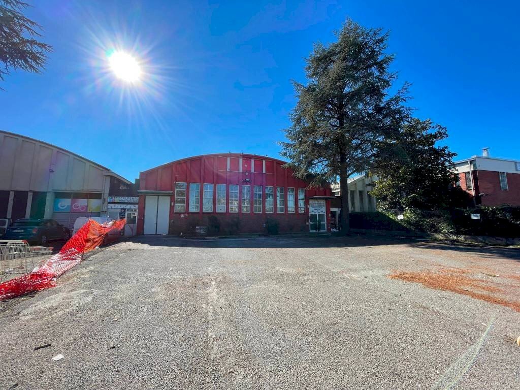 Zona - Capannone strada Statale per Voghera, Tortona - foto 1