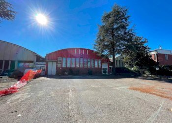 Zona - Capannone strada Statale per Voghera, Tortona - foto 1