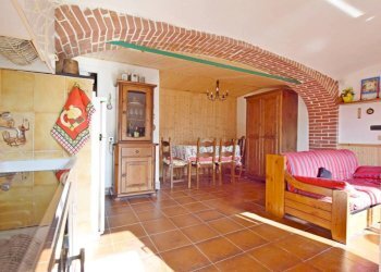 Salone - One-room apartment via Malborgo, 23, Monastero di Vasco - photo 2
