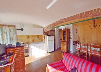 Salone - One-room apartment via Malborgo, 23, Monastero di Vasco - photo 3