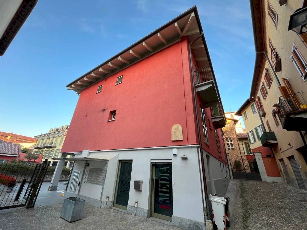 Facciata - Shop vicolo della Madonnetta, 1, Chieri - photo 1