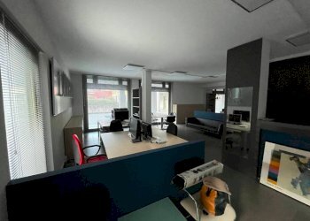 Interno non residenziale - Negozio vicolo della Madonnetta, 1, Chieri - foto 2