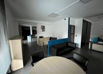 Interno non residenziale - Negozio vicolo della Madonnetta, 1, Chieri - foto 5