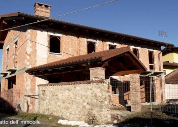 Facciata - Villa Frazione San Barnaba, frazione San Barnaba, Busca - foto 6