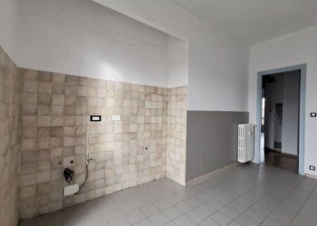 Stanza non arredata - Trilocale via Giovanni Servais, 15, Torino - foto 17