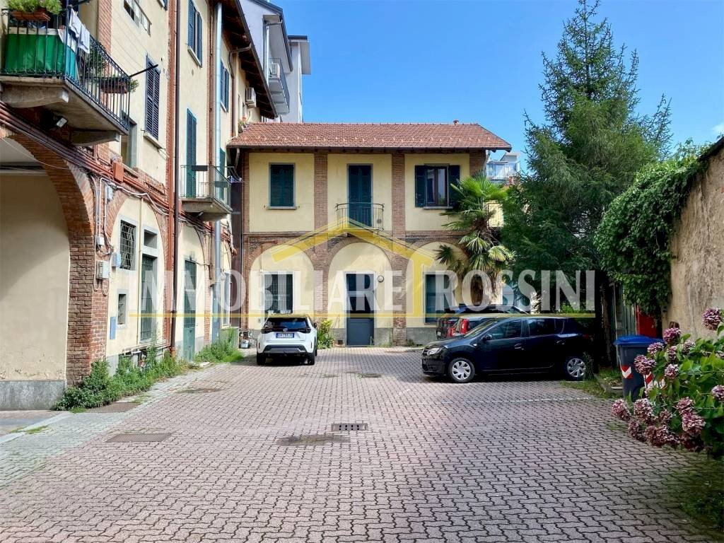 Zona - Box via Camillo Benso di Cavour, 38, Varese - foto 1