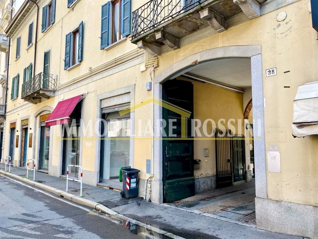 Facciata - Box via Camillo Benso di Cavour, 38, Varese - foto 3