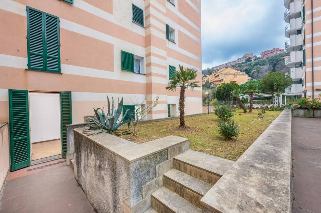 Giardino - Trilocale piazza Golgi, 19, Arenzano - foto 2