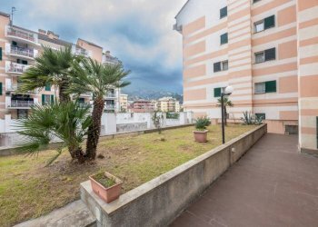 Giardino - Trilocale piazza Golgi, 19, Arenzano - foto 4