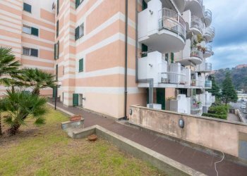 Giardino - Trilocale piazza Golgi, 19, Arenzano - foto 12