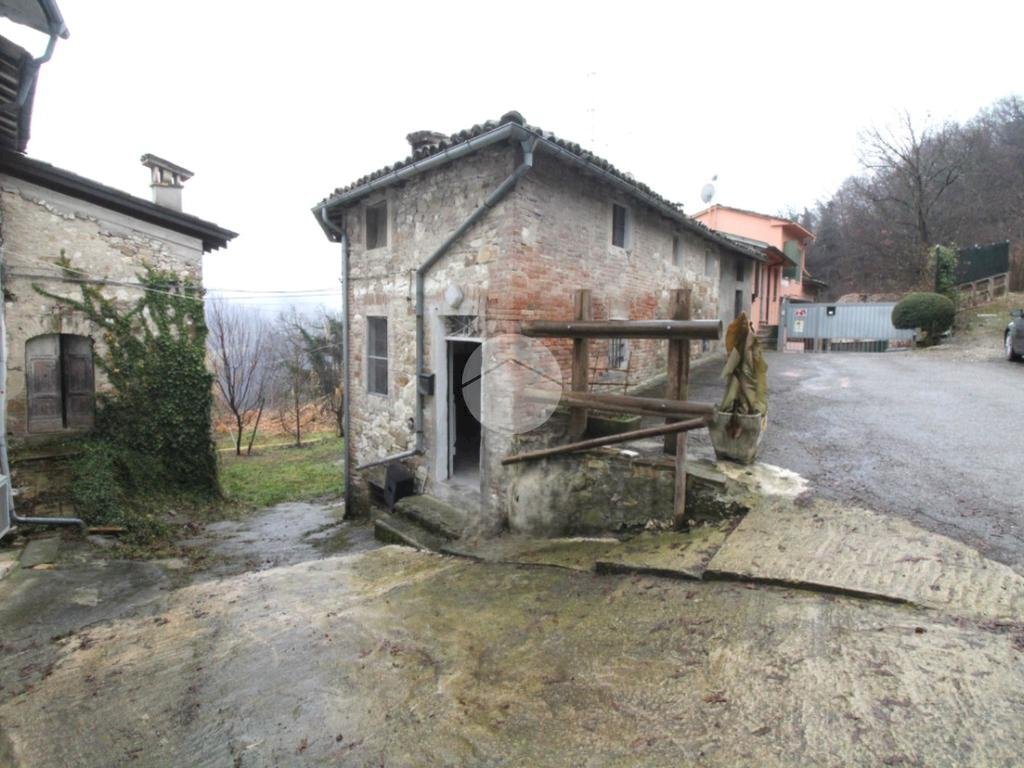 Rustico Str. di Cevola e Cavirano, Lesignano de' Bagni - foto 1