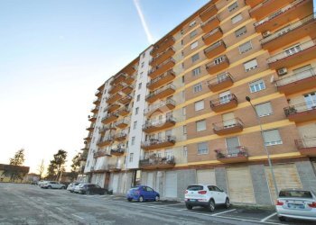 Quadrilocale Via Luigi Einaudi, Livorno Ferraris - foto 2