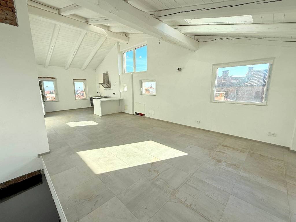 Salone - Casa indipendente via Principi d'Acaja, Pinerolo - foto 2