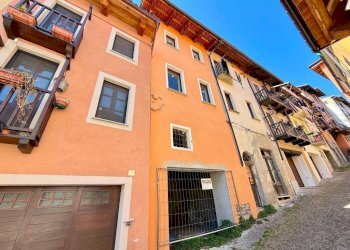 Facciata - Casa indipendente via Principi d'Acaja, Pinerolo - foto 36