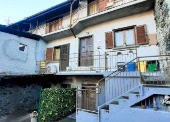 Facciata - Villa a Schiera via Roncascio, Caiolo - foto 1