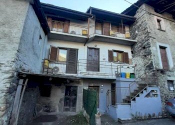 Facciata - Villa a Schiera via Roncascio, Caiolo - foto 2