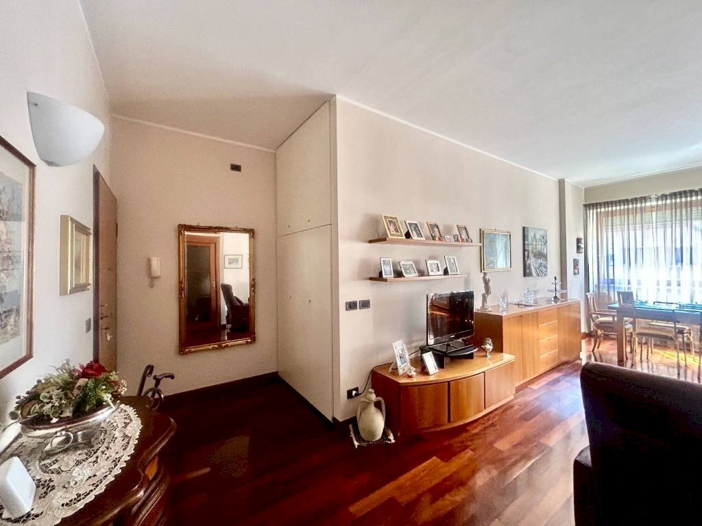 Ingresso - Four-room apartment via Teobaldo Calissano, 4, Alba - photo 2