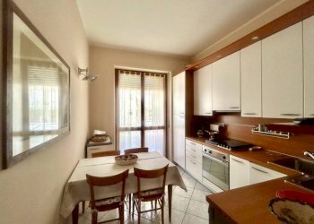 Cucina - Quadrilocale via Teobaldo Calissano, 4, Alba - foto 3