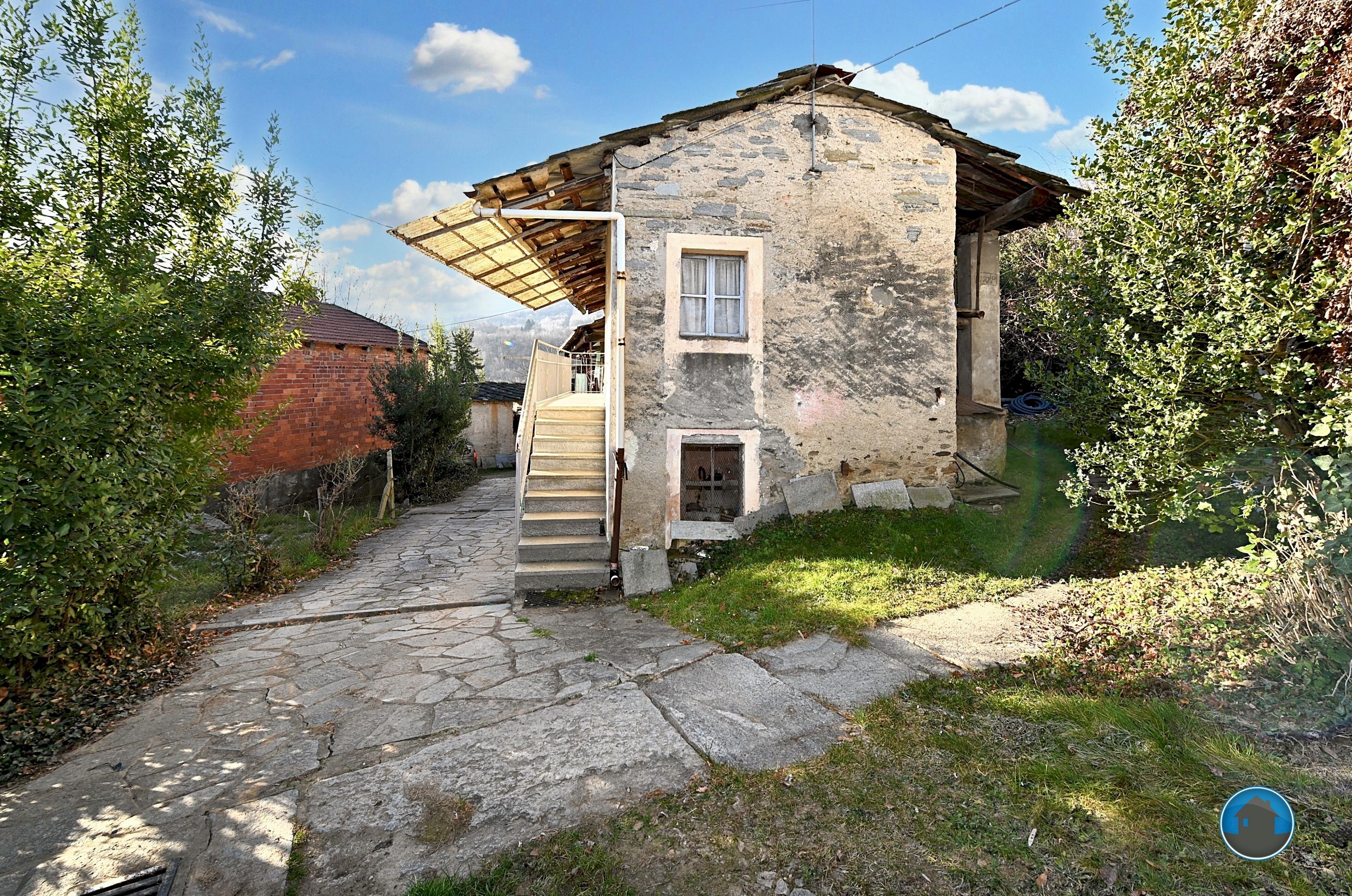 facciata  - Casa semi indipendente Via Cave, 434, frazione Villaro, Bagnolo Piemonte - foto 1