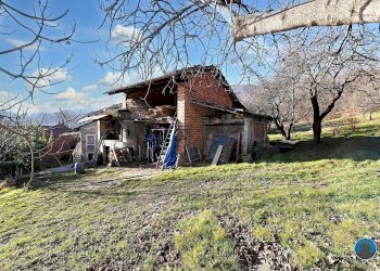facciata  - Casa semi indipendente Via Cave, 434, frazione Villaro, Bagnolo Piemonte - foto 22