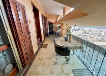 Three-room apartment Piazza Cavour, Casnate con Bernate - photo 2