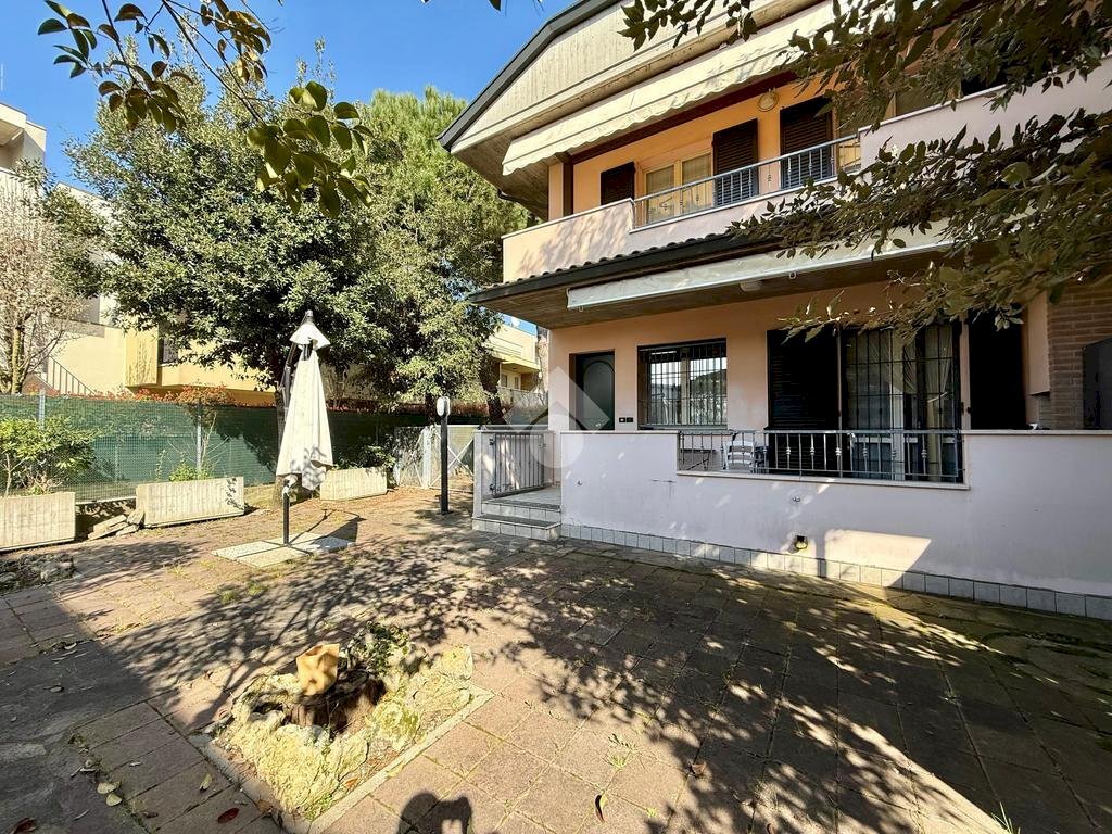 Four-room apartment Via Caduti per la Libertà, Cervia - photo 1