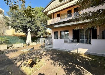 Four-room apartment Via Caduti per la Libertà, Cervia - photo 1