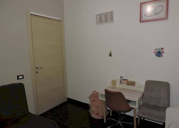 Camera da letto - Four-room apartment via Palazzo della Fortezza, 2, Genova (neighborhood Sampierdarena) - photo 14