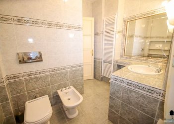 Bagno - Quadrilocale via Conte Verde, 8, Torino (zona Centro) - foto 23