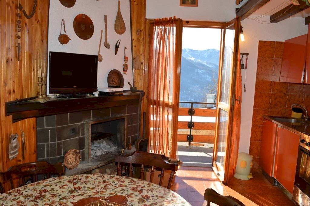 Salone - Three-room apartment via Giangirone, 21, Roburent - photo 1