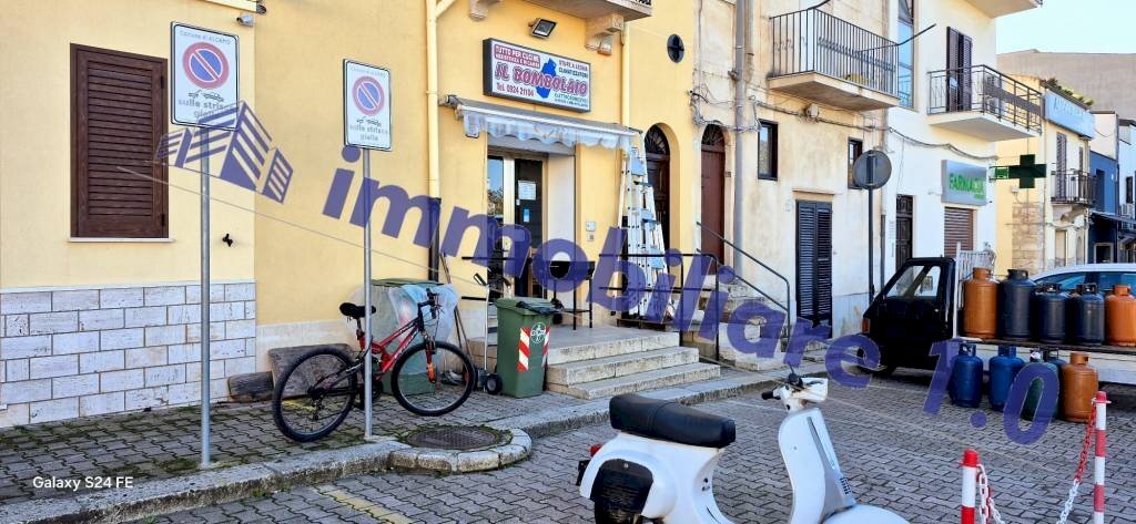 Vista - Attività Commerciale piazza della Repubblica, 61, Alcamo - foto 3
