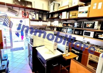 Interno non residenziale - Attività Commerciale piazza della Repubblica, 61, Alcamo - foto 8