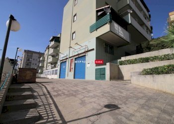 Negozio Via Cesare Pavese, Martina Franca - foto 2