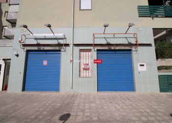 Negozio Via Cesare Pavese, Martina Franca - foto 3