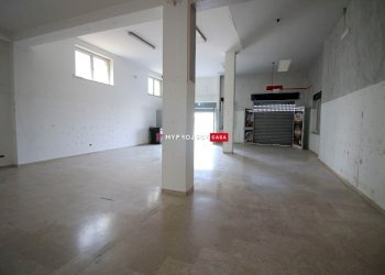 Negozio Via Cesare Pavese, Martina Franca - foto 4