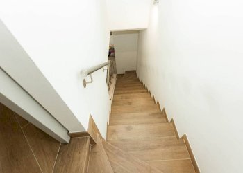 Scala - Villa via Armando Diaz, Nerviano - photo 36