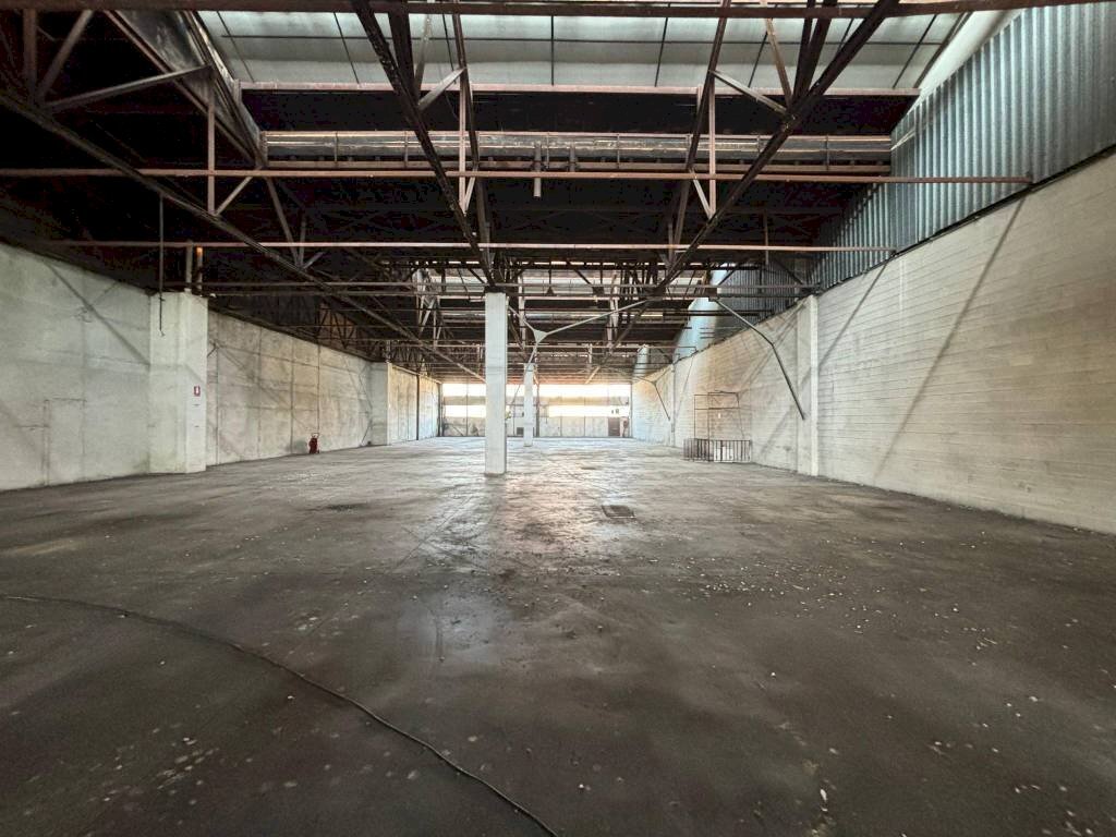 Interno non residenziale - Capannone via Camillo Prampolini, Monza - foto 1