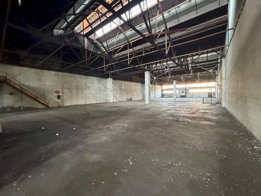 Interno non residenziale - Shed via Camillo Prampolini, Monza - photo 3