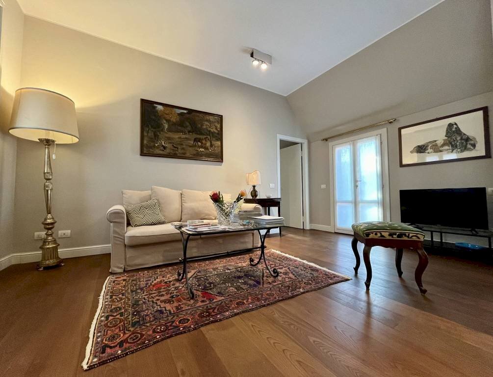 Salone - Attic via Sant'Andrea, Milano (neighborhood Quadrilatero della Moda) - photo 1