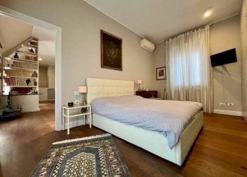 Camera da letto - Attico via Sant'Andrea, Milano (zona Quadrilatero della Moda) - foto 12