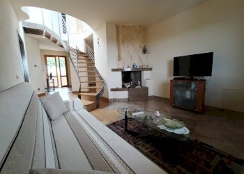 Salone - Casa indipendente via Botinaccio, Montelupo Fiorentino - foto 13