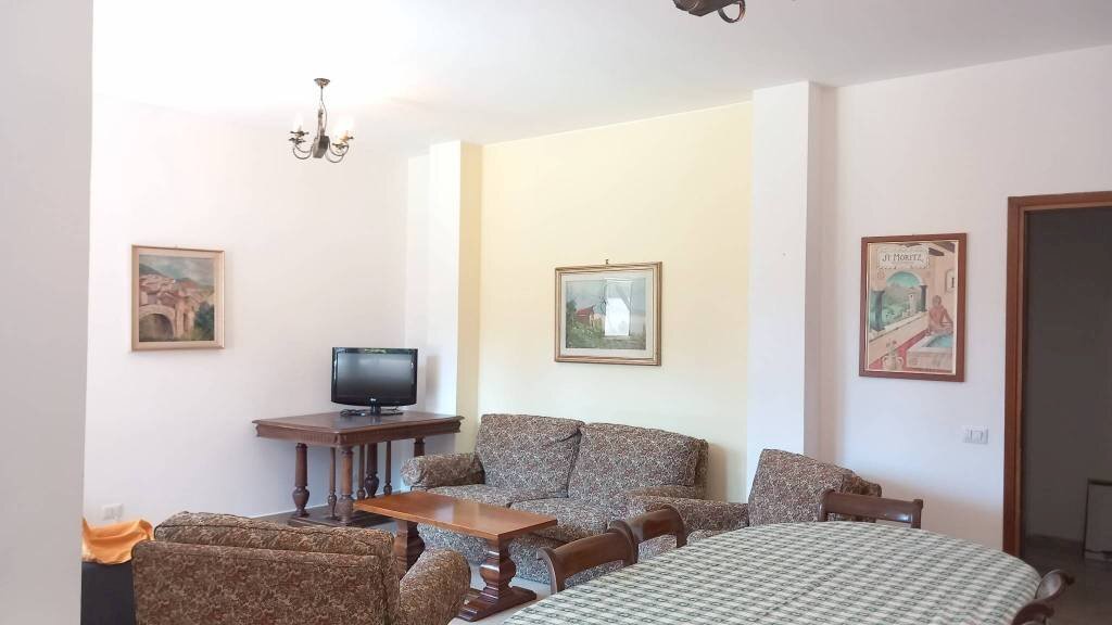 Salone - Four-room apartment via Fabio Filzi, 22, Varese - photo 3