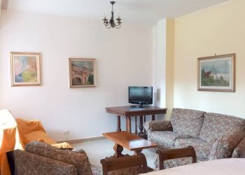 Salone - Four-room apartment via Fabio Filzi, 22, Varese - photo 4