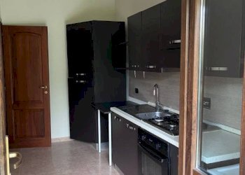 Cucina - Bilocale via Giuseppe Lugli, 43, Roma (zona Lido di Ostia) - foto 2