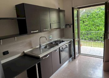 Cucina - Bilocale via Giuseppe Lugli, 43, Roma (zona Lido di Ostia) - foto 5