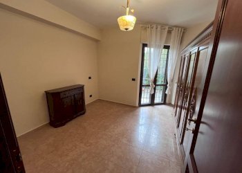 Camera da letto - Bilocale via Giuseppe Lugli, 43, Roma (zona Lido di Ostia) - foto 14